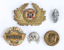 Selection of German Third Reich period 'tinnies' and Veterans Association badges, (5)