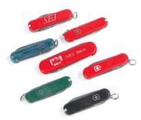 Selection of smaller size Swiss Army Knives (7)