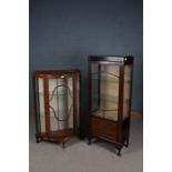 Edwardian mahogany inlaid display cabinet, the single astragal glazed door enclosing two glass