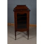 Edwardian mahogany inlaid cabinet, the gallery top above a single glazed door enclosing shelves,