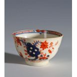 Lowestoft Redgrave style tea bowl decorated in the "two birds" pattern, 7.5cm diameter, 4.5cm high