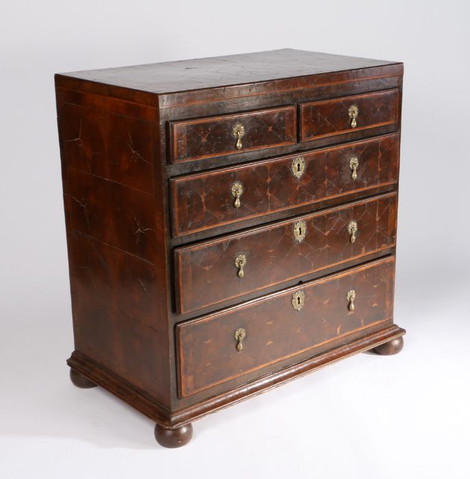 William and Mary oyster veneered chest of drawers, the rectangular cross banded burr edge top - Image 2 of 3