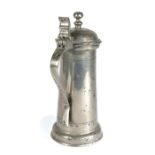 A SMALL JAMES I PEWTER FLAGON, CIRCA 1615 OEAS quart, having a slender tapering drum with high and