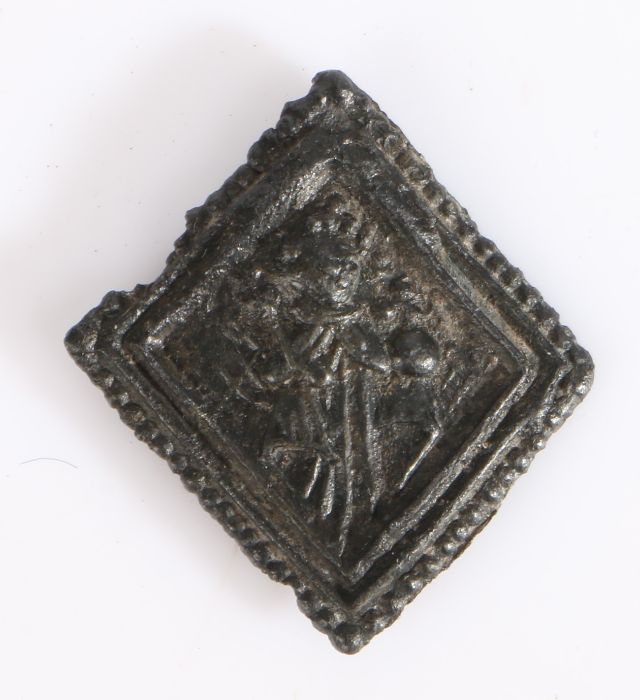 A 15th century pewter pilgrim's badge, designed as the standing figure of Henry VI within a diamond - Image 2 of 2