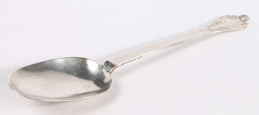 James II/ William and Mary silver lace back trefid spoon, London marks rubbed, maker probably - Image 2 of 4