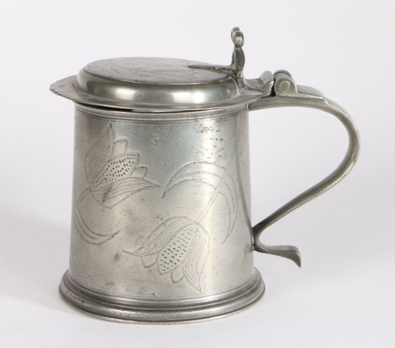 A rare and large Charles II pewter wriggle-work flat-lid tankard, circa 1680 Of quart Old English - Image 3 of 3