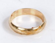 9 carat gold wedding band, ring size T weight 4.2 grams