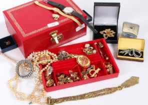 Collection of costume jewellery to include wristwatches, earrings, brooches ect (Qty)