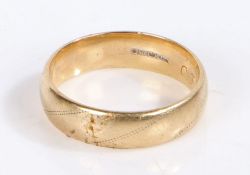 9 carat gold wedding band, ring size U weight 5.5 grams
