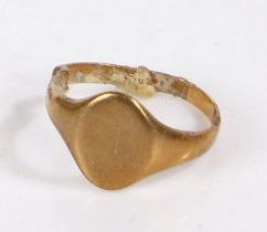 9 carat gold signet ring AF, with an oval head, weight 4.2 grams