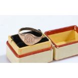 9 carat gold signet ring, ring size P weight 2.7 grams