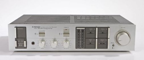 A Pioneer stereo Amplifier Model SA-940. Serial No DF9500694S