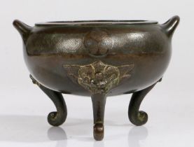 Japanese bronze censer, Meiji period, the circular body with looped handles above a hatched design