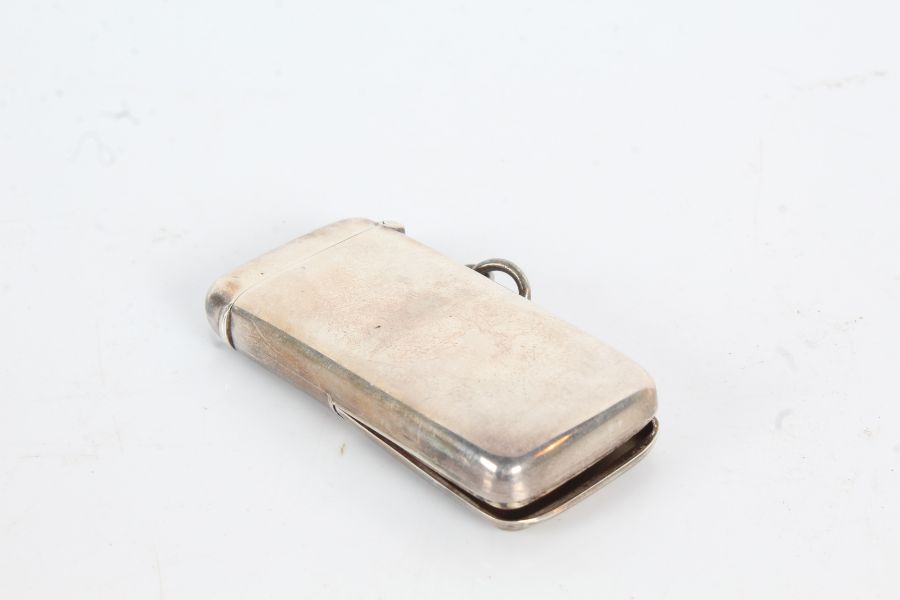 Edward VII silver combination vesta/snuff box, Birmingham 1904, maker J.T, the vesta with hinged lid