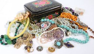 Collection of costume jewellery to include beaded necklaces, earrings ect (Qty)