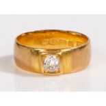 A 22ct yellow gold solitaire diamond ring. Approx. diamond carat weight 0.30cts. Colour: H-I.