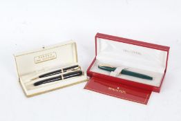 Parker Duofold fountain pen with black body and 14 carat gold nib, with matching propelling