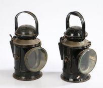 Two Great Western Railway lamps, one by T.E. Bladon and Son Ltd., 1938, the other numbered 712, (2)