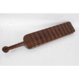 19th century treen washing bat, 72cm long