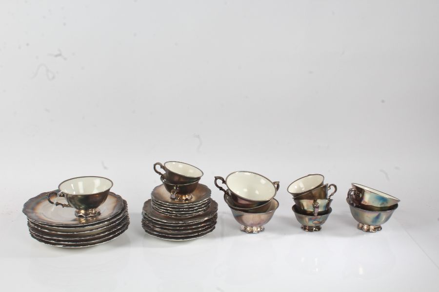 Bavarian lustre tea and coffee set, comprising six each plates, tea and coffee cups with saucers (