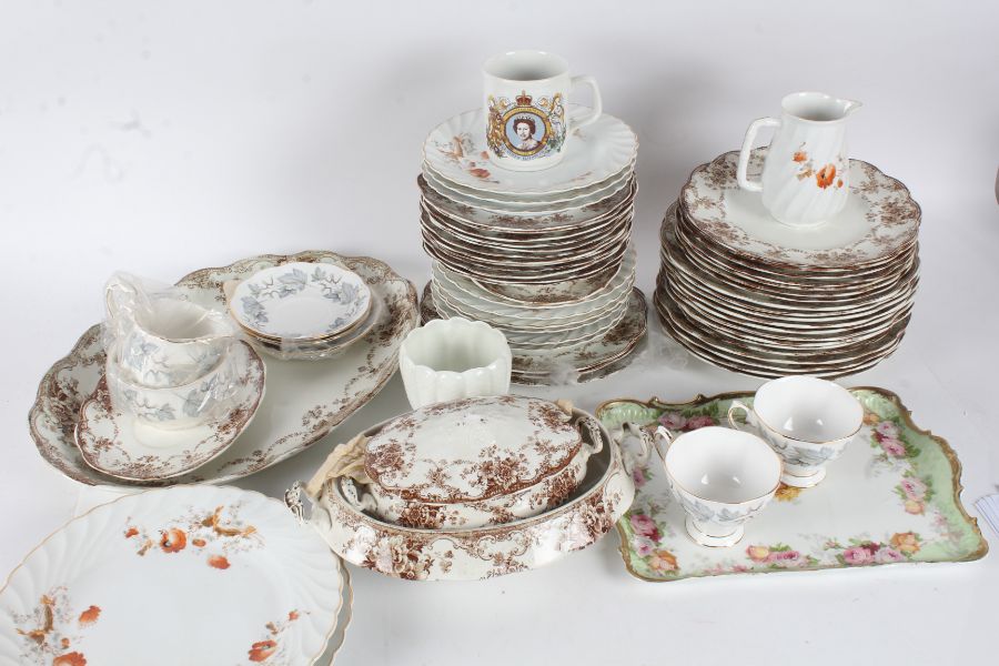 Quantity of ceramics, to include Bexley Imperial Porcelain dinnerware, rose decorated dressing table