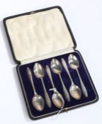 Set of six George V silver coffee spoons, Birmingham 1924, maker Robert Pringle, the handles with