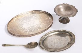 George V silver tazza, London 1910, maker Goldsmiths and Silversmiths Company Ltd. the central field