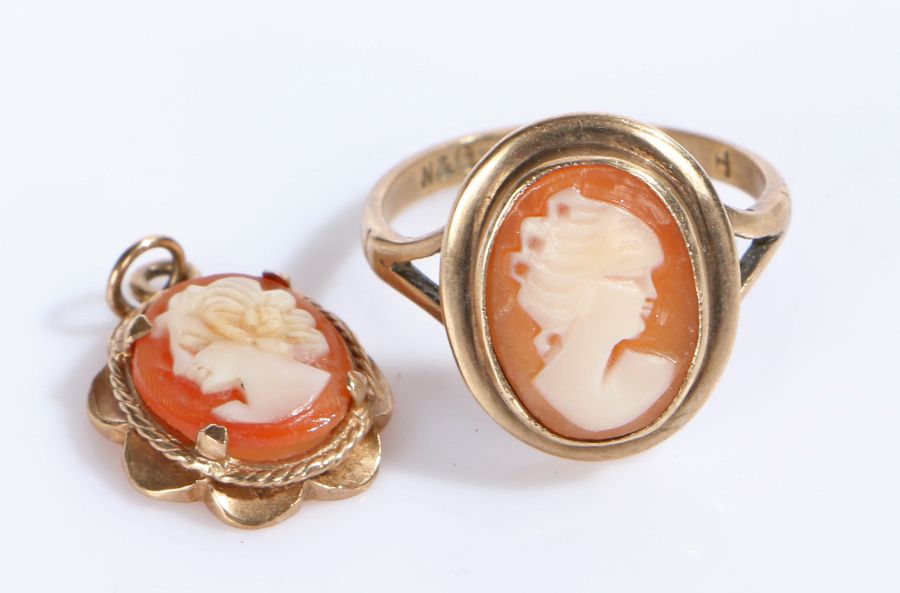 A 9 carat yellow gold cameo ring and pendant. Both UK hallmarked Birmingham. Ring size K. Gross