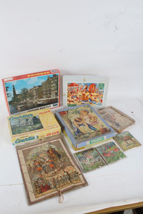 Collection of jigsaw puzzles, to include two Chad Valley examples, "Victory" jigsaw depicting a - Bild 2 aus 2