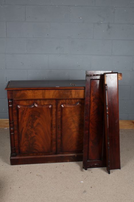 19th century mahogany chiffonier, with gallery back, fitted single frieze drawer with a pair of