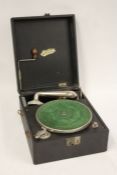 Itonia wind-up suitcase gramophone