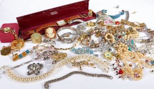 A collection of costume jewellery to include necklaces wristwatches, pearl necklace etc (Qty)