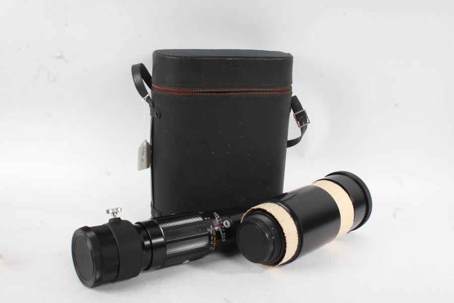 Vivitar two piece Telephoto 600mm f/8 camera lens, housed in a fitted case