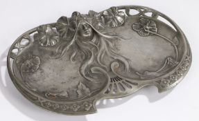 Elsie Ward Hering (1872-1923), Art Nouveau pewter dish, with central depiction of a female face with