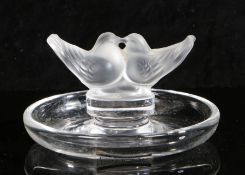 Rene Lalique pin dish, with central depiction of two lovebirds, signed to base, 5.5cm high, 9.5cm