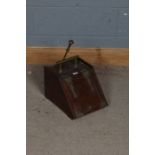 A Victorian mahogany and brass coal scuttle, together with a brass shovel, 29cm high