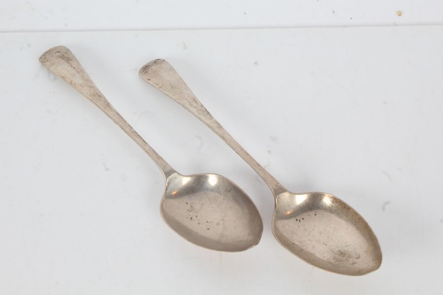 Pair of Edward VII silver tablespoons, Sheffield 1906, maker James Deakin & Sons, with old English