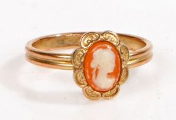 A yellow metal cameo ring, the head set with cameo depicting a Neo-classical lady, weight 2.8 grams