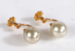 Pair of 9 carat gold screw-back earrings each set with a pearl