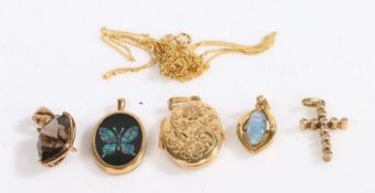 Collection of 9 carat gold jewellery to include chain link necklace, floral decorated locket,