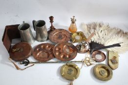 Mixed works of art, to include a mahogany travelling mirror, small copper and brass dishes, horn