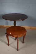 George III oak tripod occasional table, the circular tilt top raised on urn shaped column and tripod