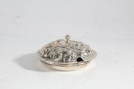 Pair of George VI small shallow circular dishes, London 1937, maker SJ Rose & Son, 7.5cm diameter,