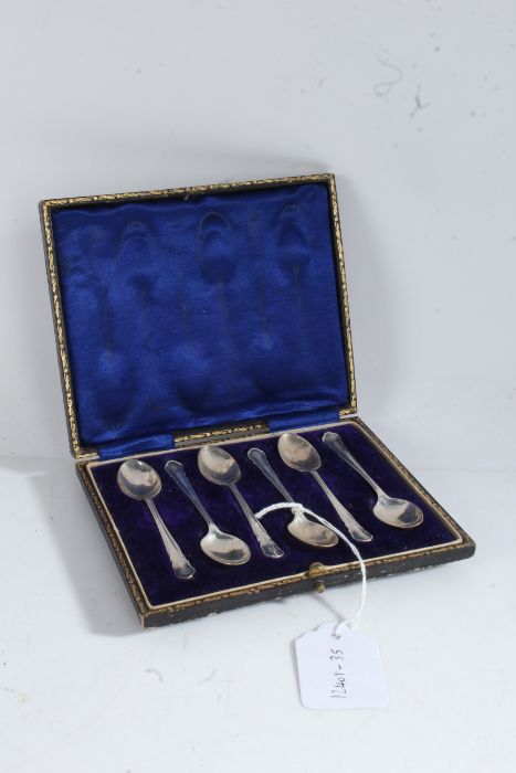 Set of six George V silver coffee spoons, Sheffield 1910, makers William Hutton & Sons Ltd. with