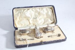 George V silver condiment set, Birmingham 1924, maker William Suckling Ltd. consisting of mustard