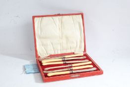 Set of six Edwardian silver bladed tea knives, Sheffield 1909, in red leather case (6)