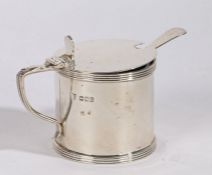 George V silver mustard pot and cover, London 1917, maker Vander & Hedges, of drum form with shell