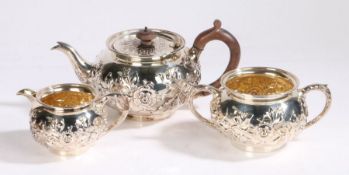 Victorian silver tea service, London 1899, maker Streeter & Co Ltd. consisting of teapot, milk jug