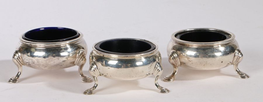 Pair of George III Scottish silver salts, Edinburgh 1768, makers marks rubbed, of cauldron form with