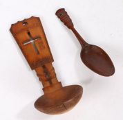 Late 17th Century cherrywood and agate set spoon, possibly French, the graduated handle with agate